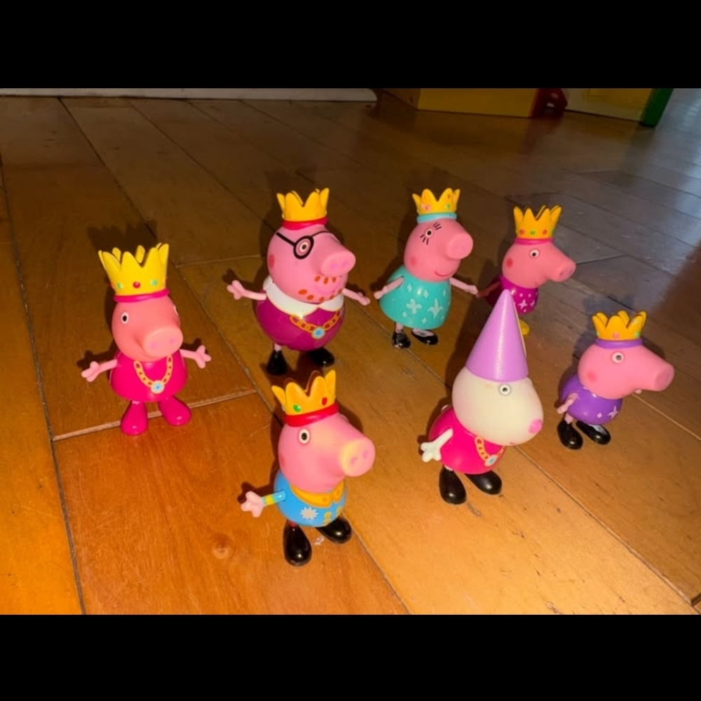 Peppa Pig Royal Famiy Figure - Picture 3 of 5